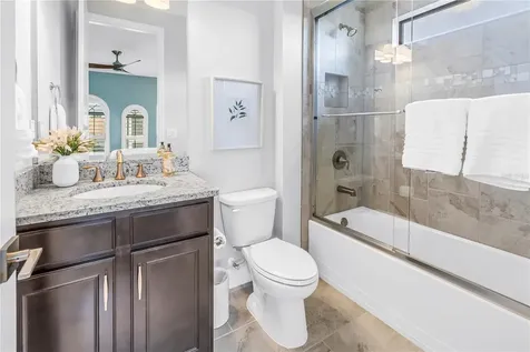 6237 Signature Pointe Lane Bradenton FL 34210