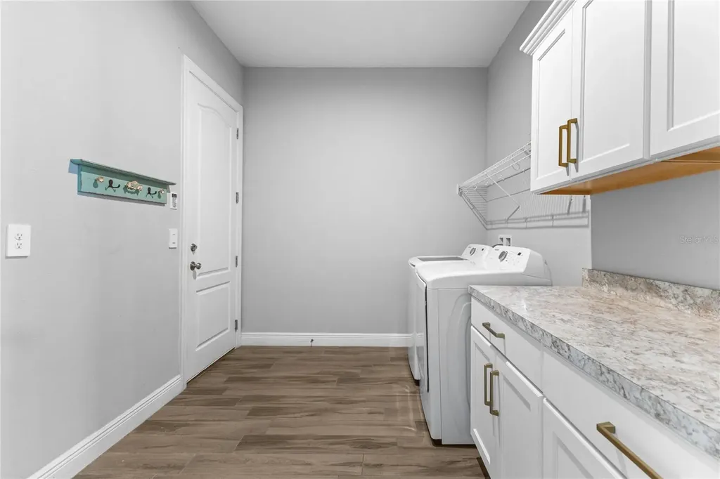 4645 Antrim Drive Sarasota FL 34240