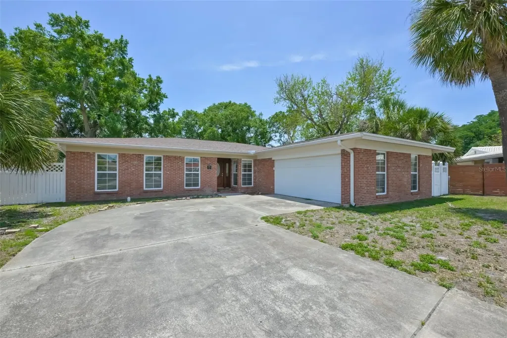 8410 Lava Place Tampa FL 33615