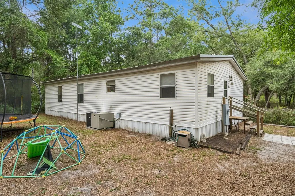 28100 SE 171st Street Umatilla FL 32784