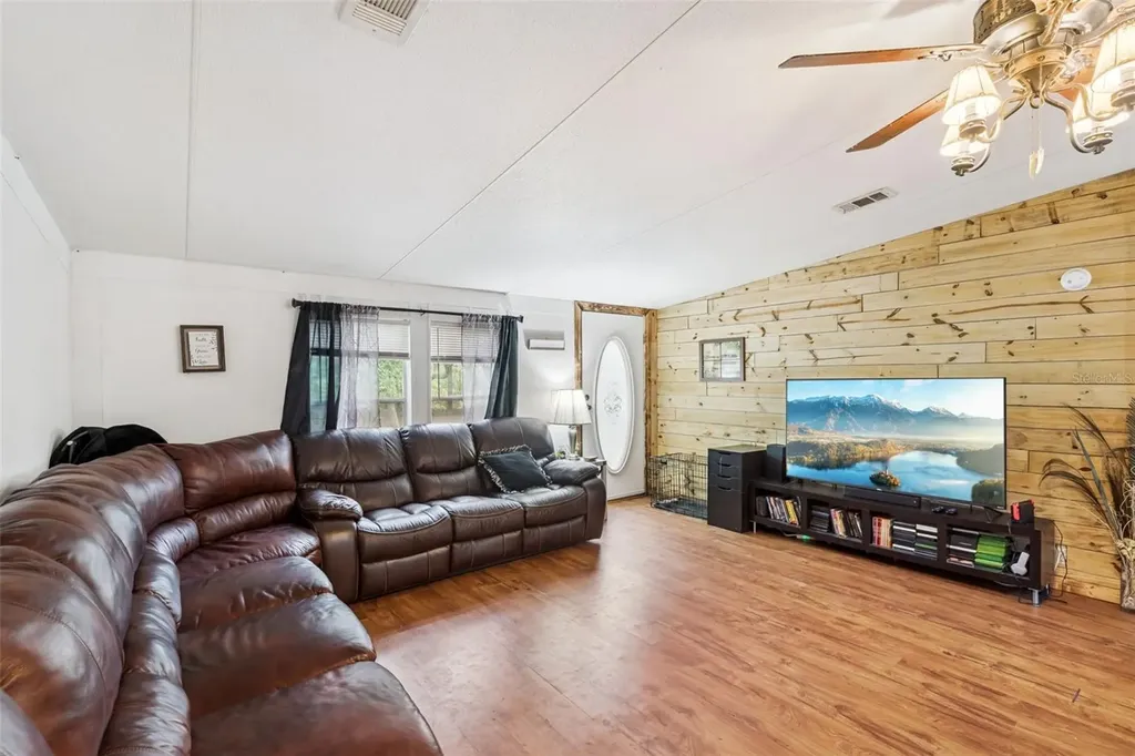 28100 SE 171st Street Umatilla FL 32784
