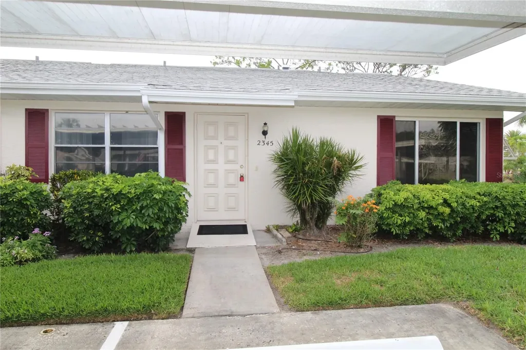 2345 Glenmore Circle Sun City Center FL 33573