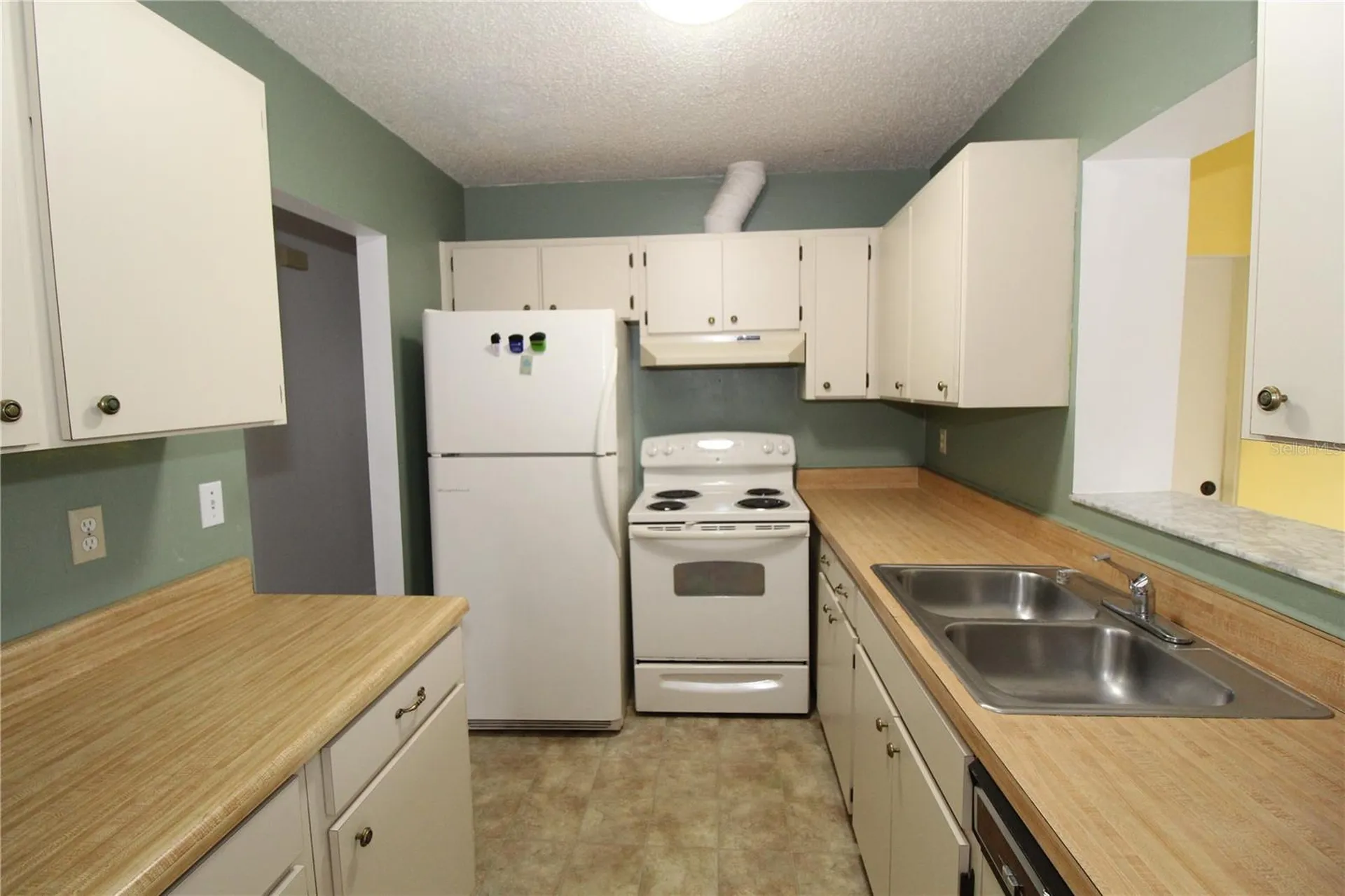 2345 Glenmore Circle Sun City Center FL 33573