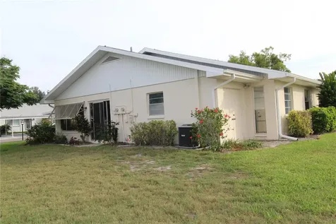 2345 Glenmore Circle Sun City Center FL 33573