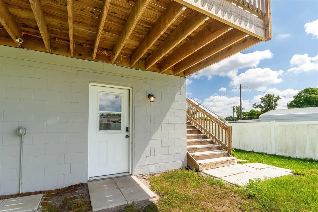 126 1st Street Orlando FL 32824