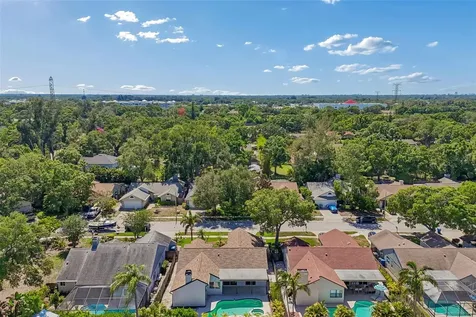 1977 Brookstone Way Clearwater FL 33760
