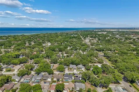 1977 Brookstone Way Clearwater FL 33760