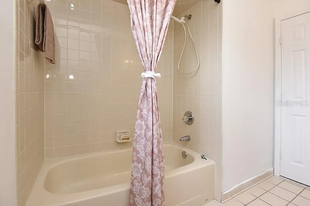 2213 Pine Tree Drive Edgewater FL 32141