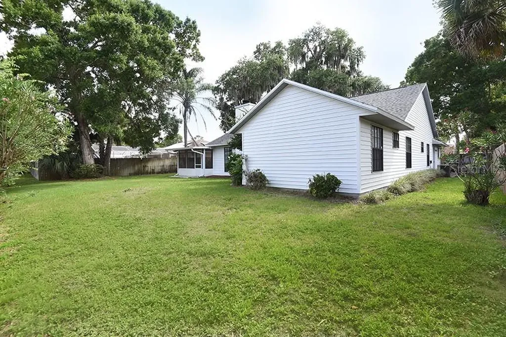 2213 Pine Tree Drive Edgewater FL 32141
