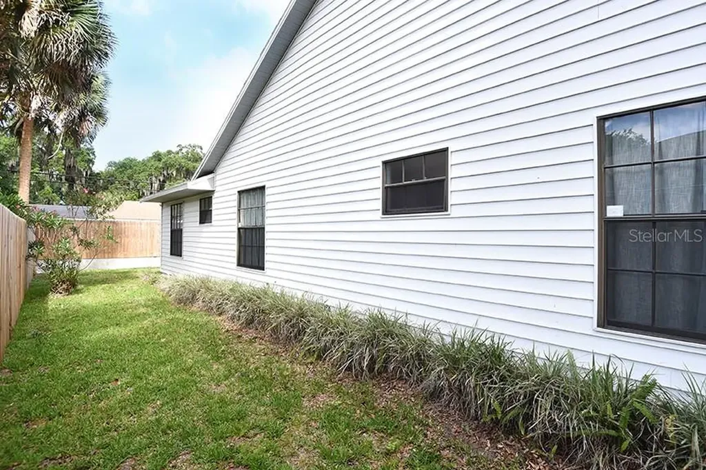 2213 Pine Tree Drive Edgewater FL 32141