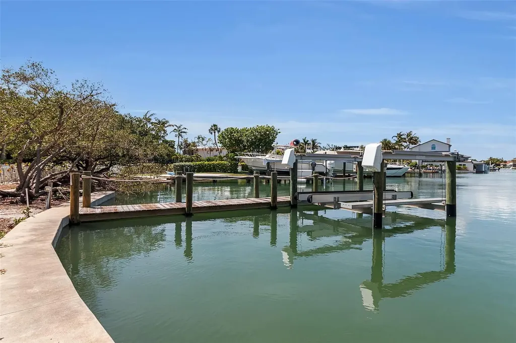 0 Roberts Point Road Sarasota FL 34242