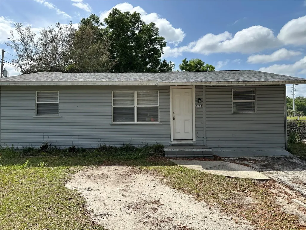 5237 1st Street Zephyrhills FL 33542