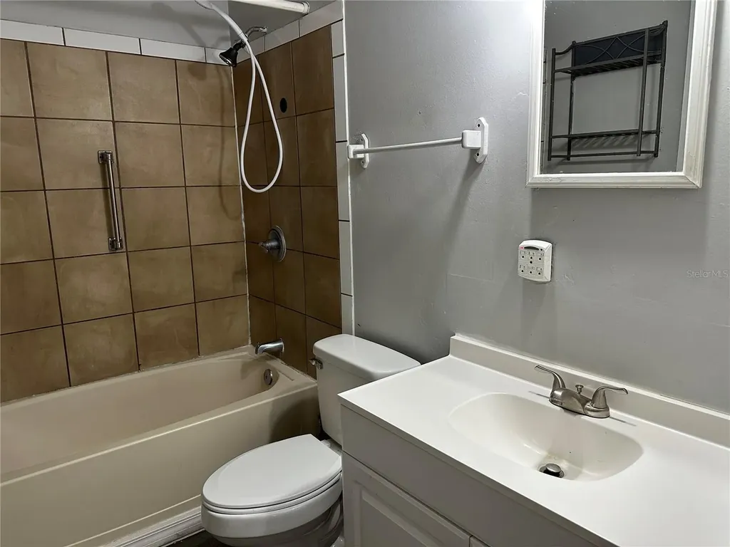 5237 1st Street Zephyrhills FL 33542