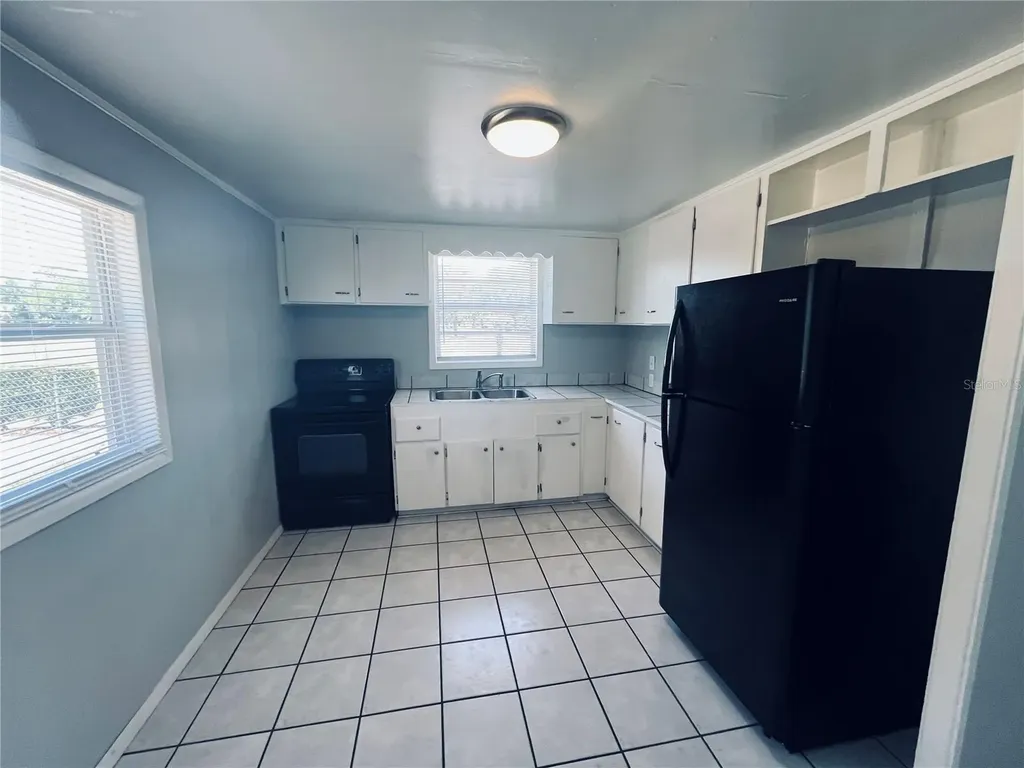 5237 1st Street Zephyrhills FL 33542