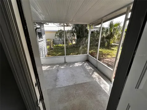 5237 1st Street Zephyrhills FL 33542