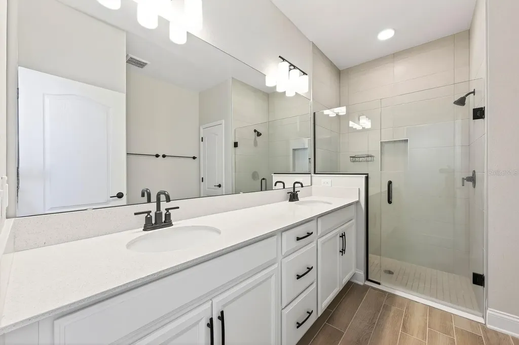 606 Dogfish Lane Debary FL 32713