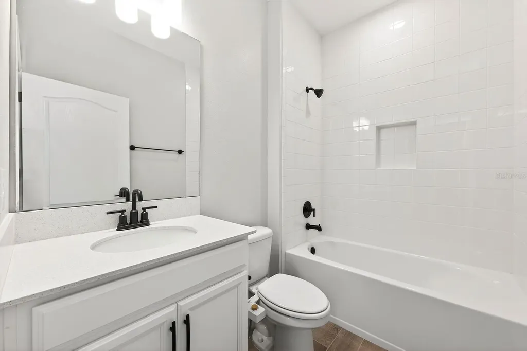 606 Dogfish Lane Debary FL 32713