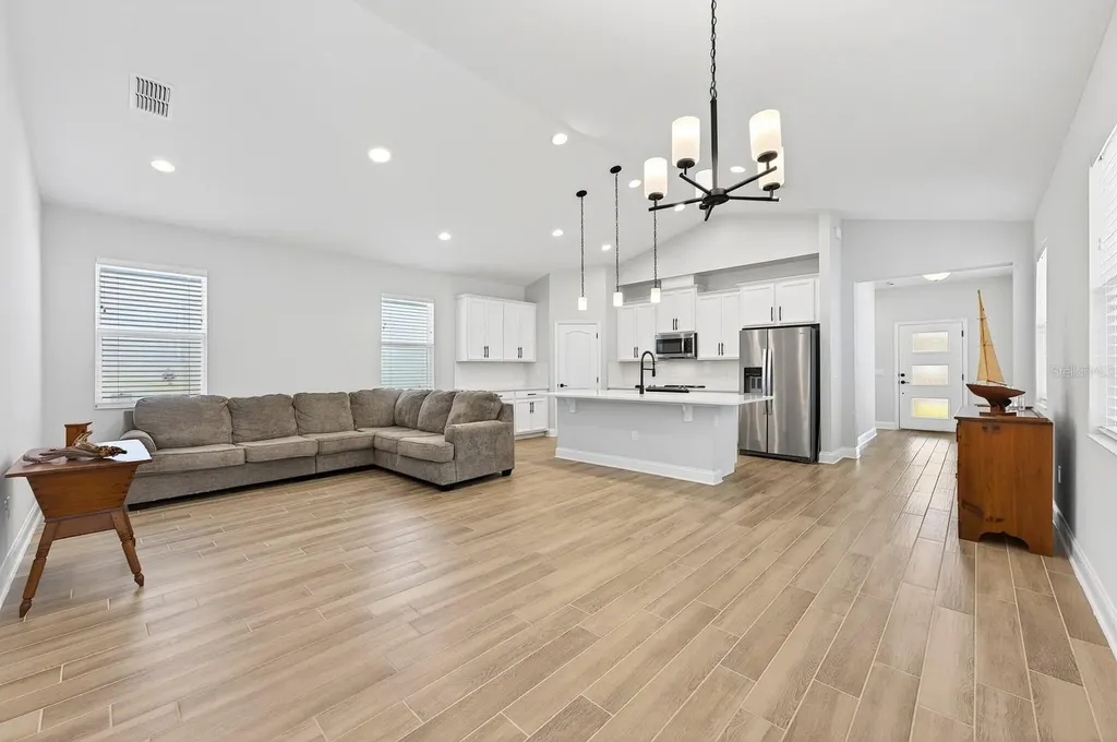 606 Dogfish Lane Debary FL 32713