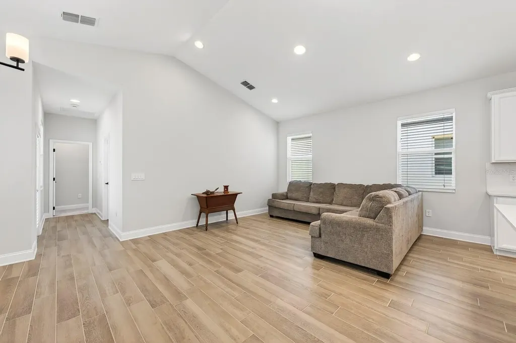 606 Dogfish Lane Debary FL 32713