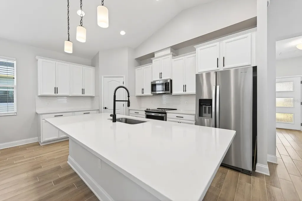 606 Dogfish Lane Debary FL 32713