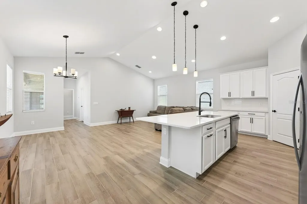 606 Dogfish Lane Debary FL 32713
