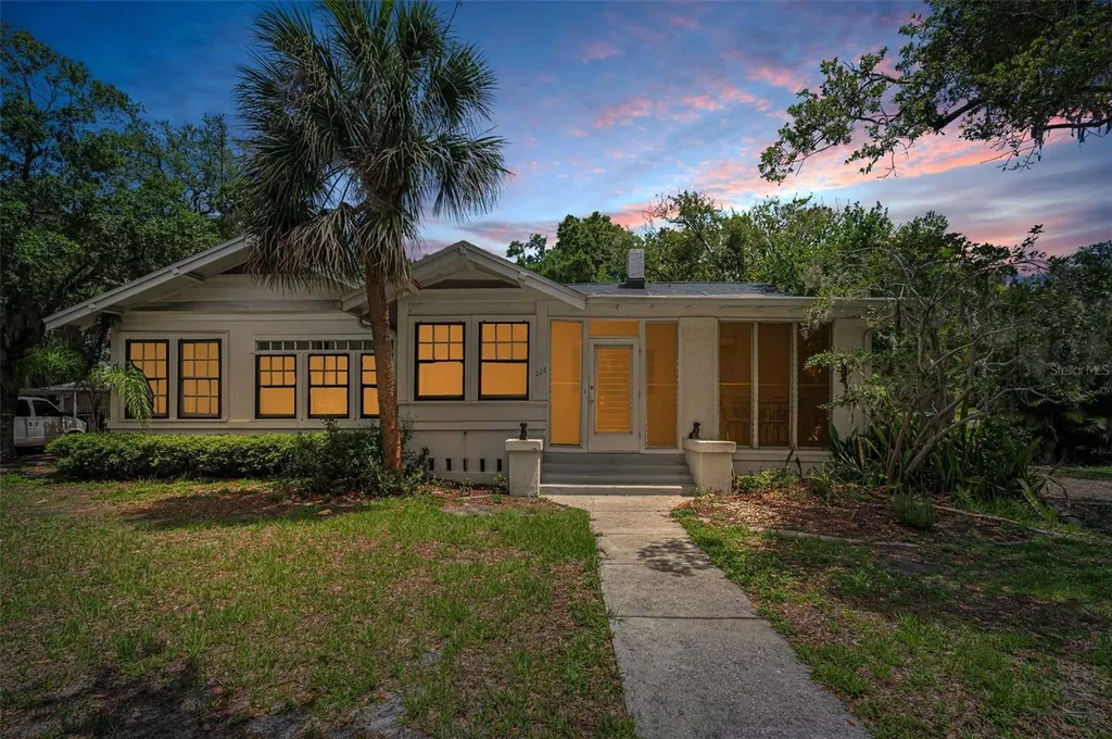228 President Street Dunedin FL 34698
