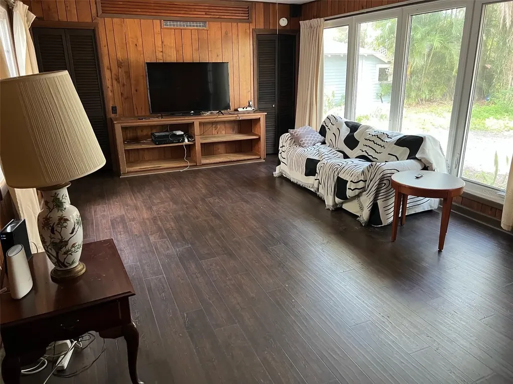 228 President Street Dunedin FL 34698