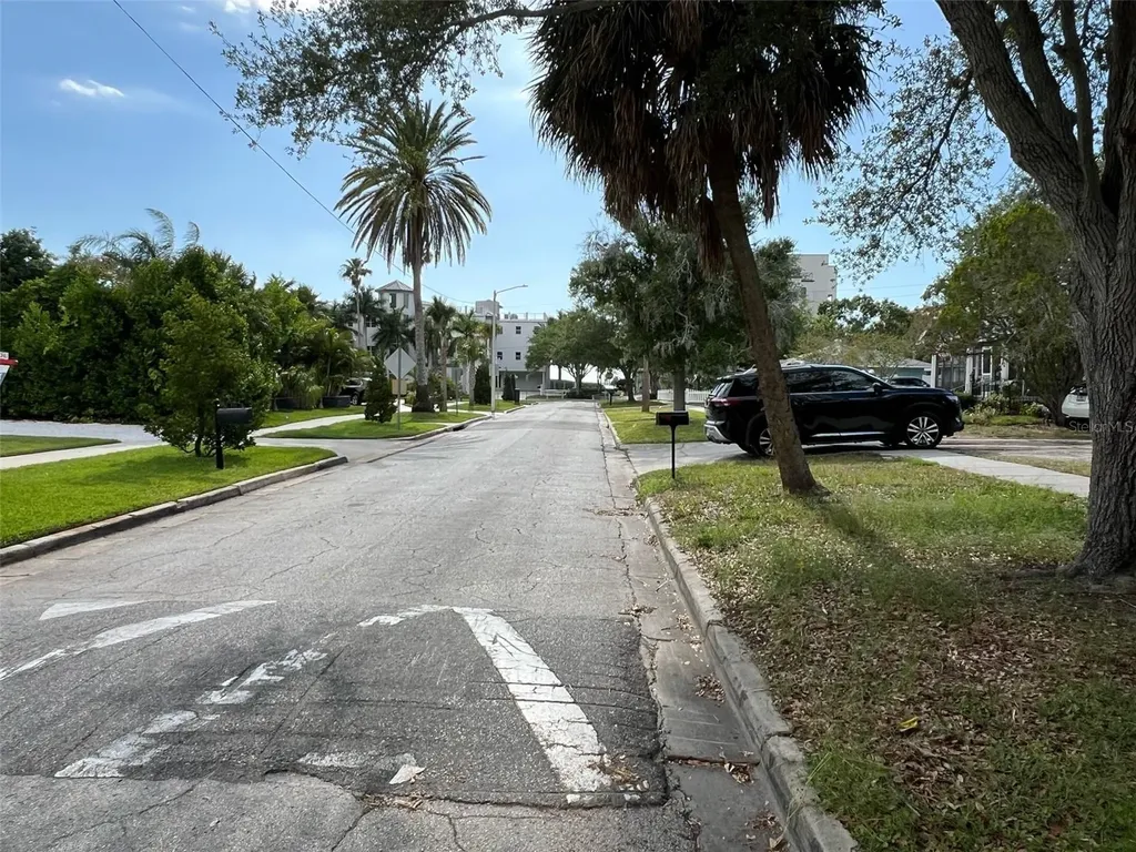 228 President Street Dunedin FL 34698