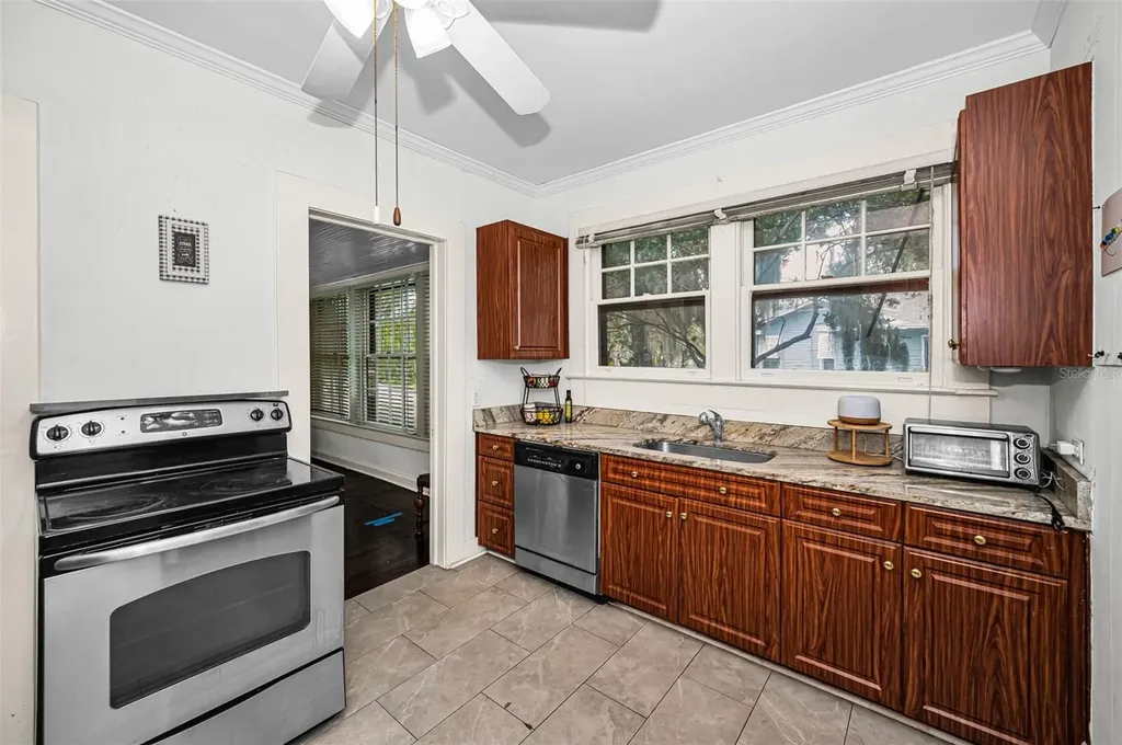 228 President Street Dunedin FL 34698