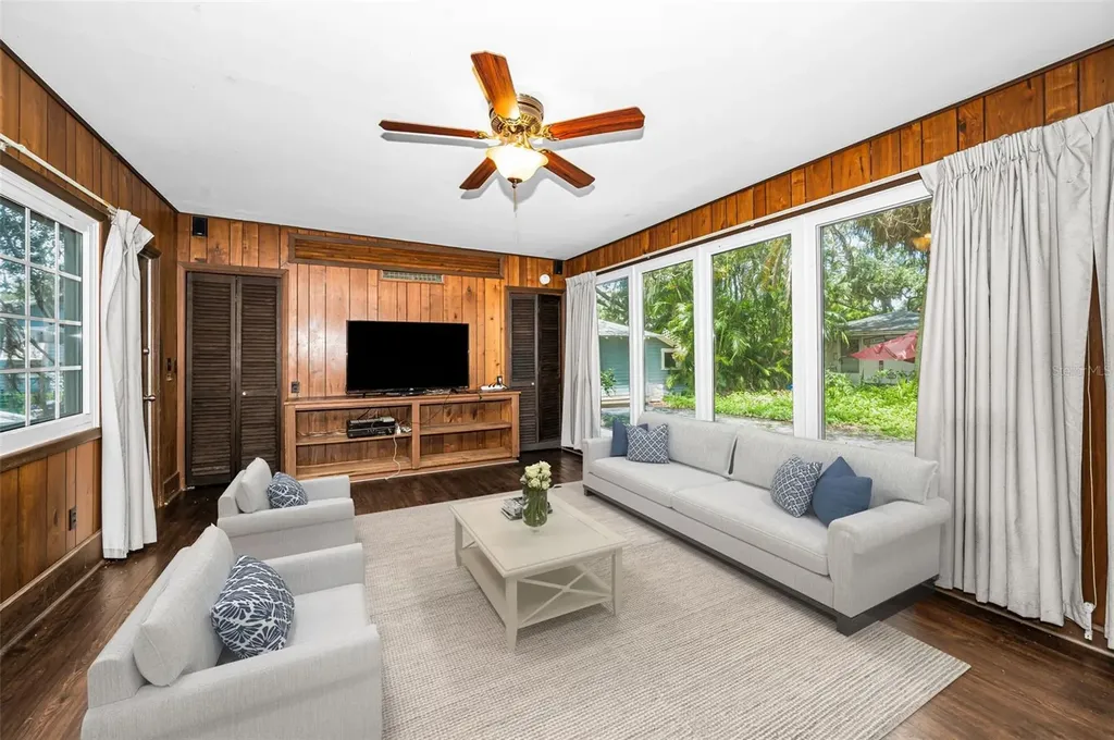 228 President Street Dunedin FL 34698