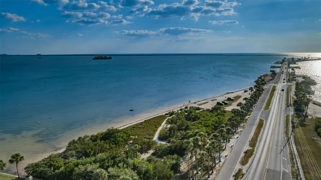 228 President Street Dunedin FL 34698