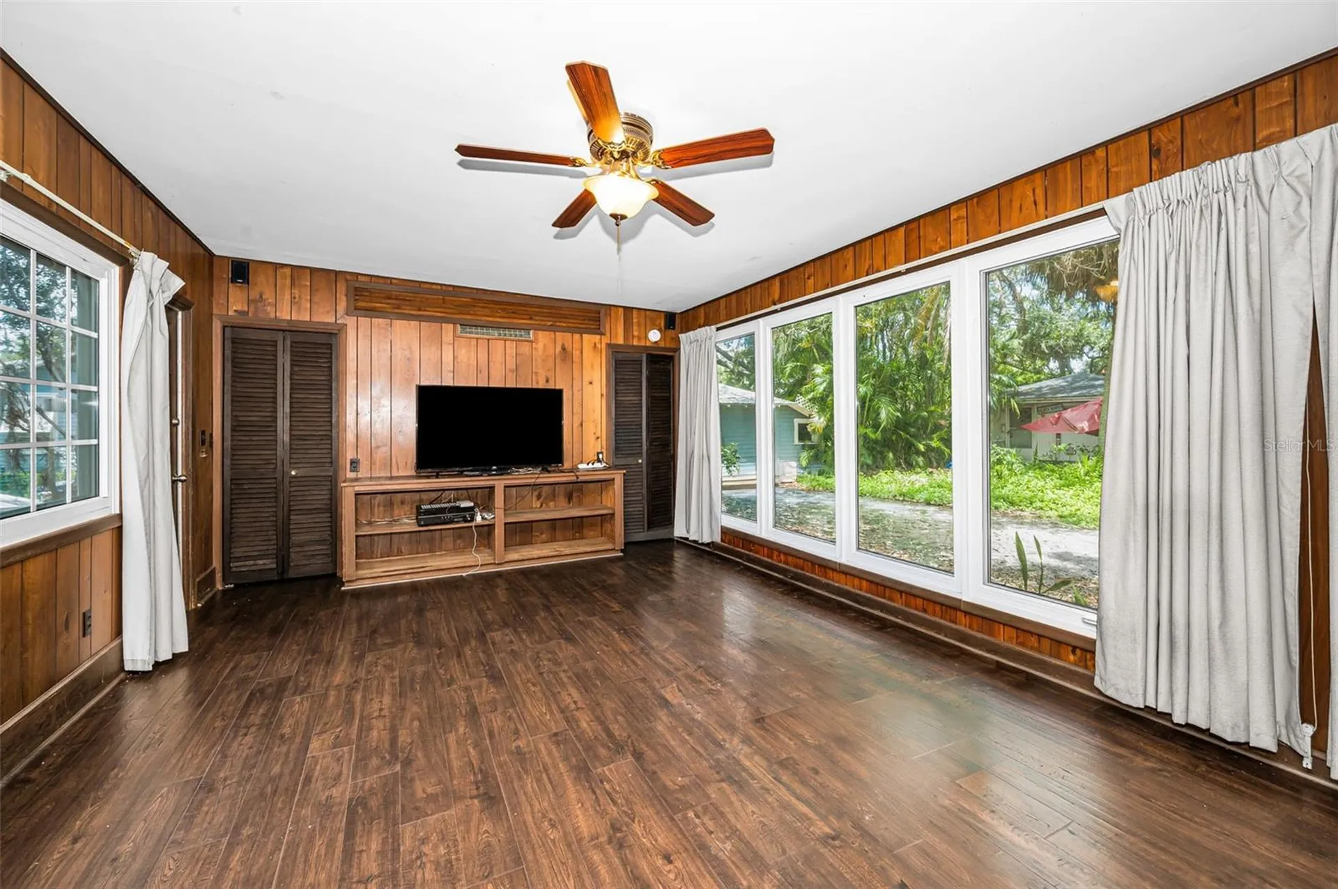 228 President Street Dunedin FL 34698