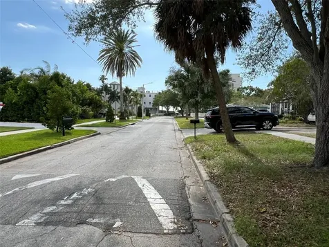 228 President Street Dunedin FL 34698