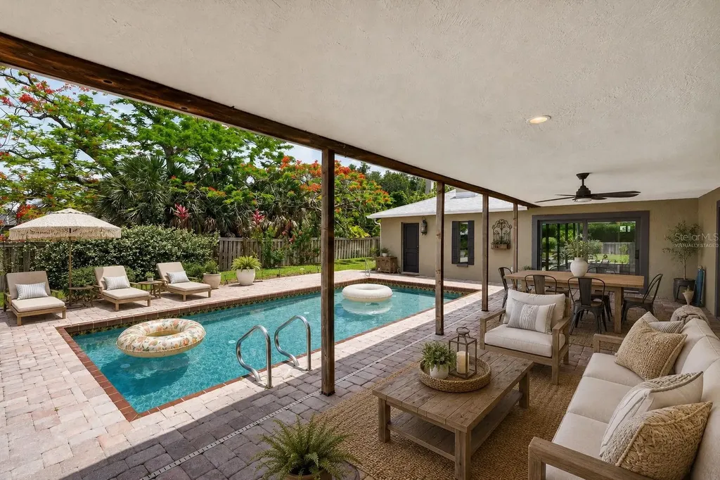 3695 Country Place Boulevard Sarasota FL 34233
