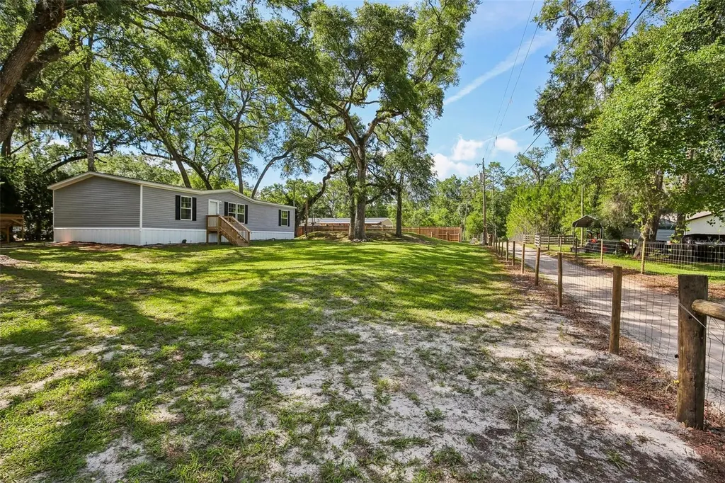 11487 SW 42nd Terrace Webster FL 33597