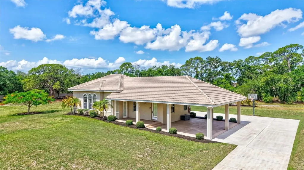 1045 Fox Creek Drive Sarasota FL 34240