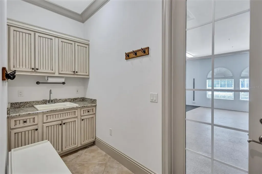 1045 Fox Creek Drive Sarasota FL 34240