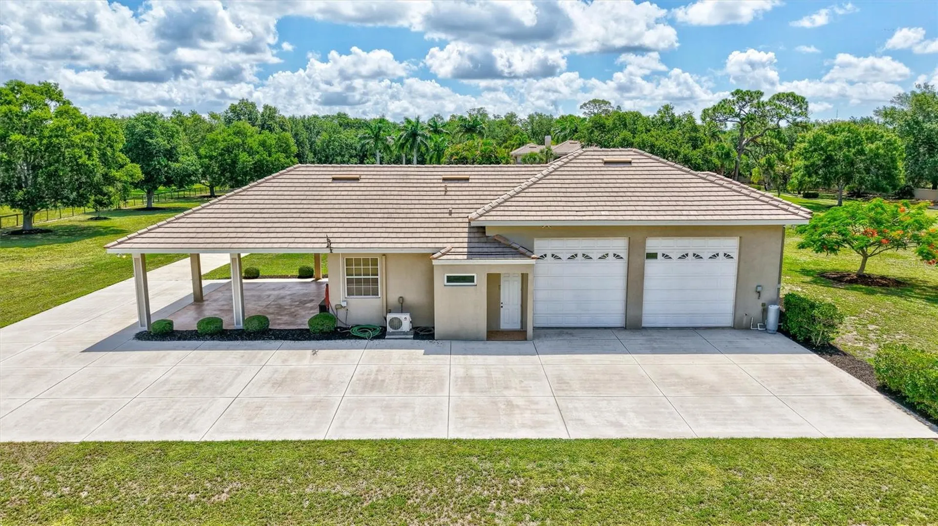 1045 Fox Creek Drive Sarasota FL 34240