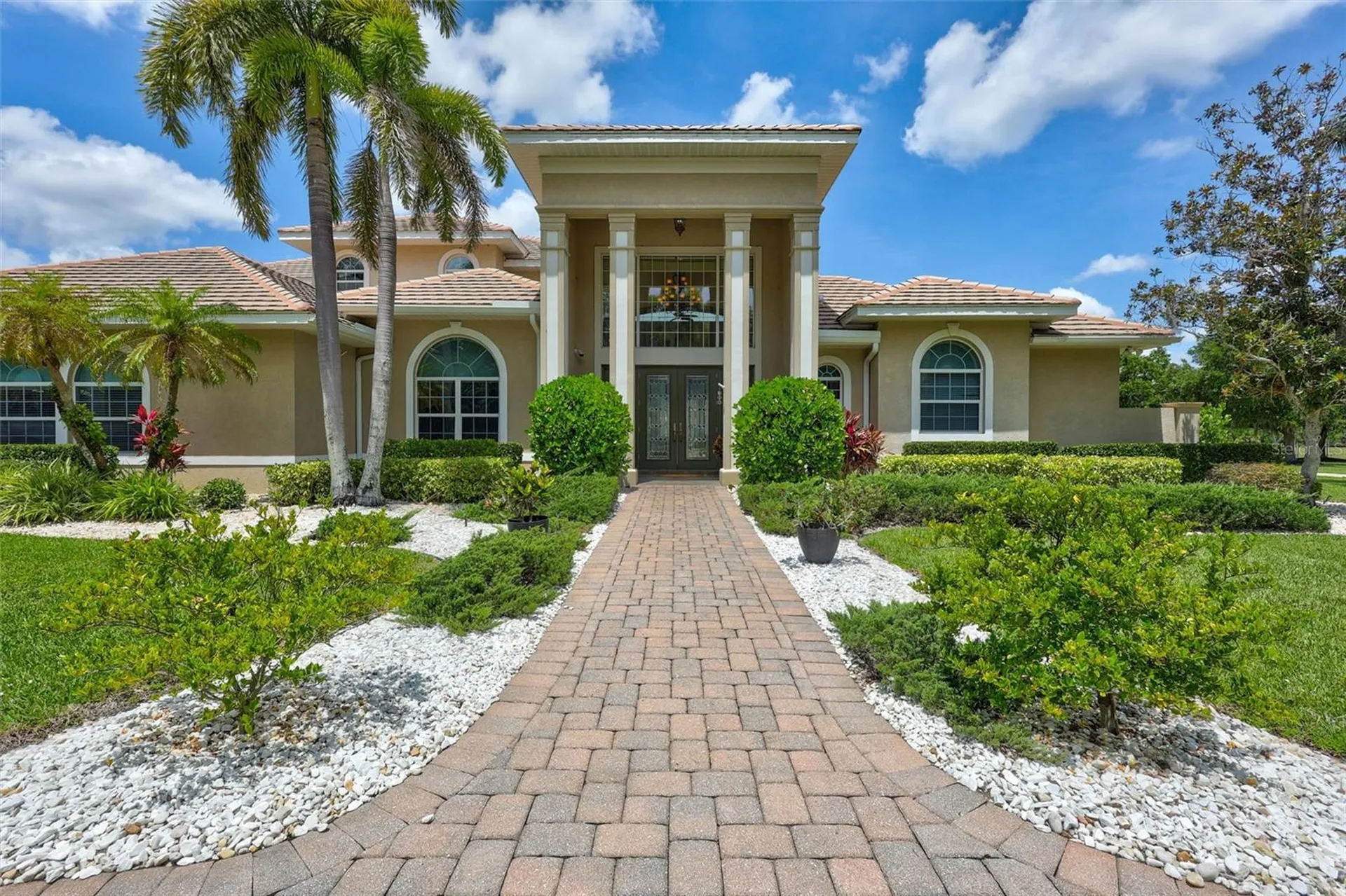 1045 Fox Creek Drive Sarasota FL 34240