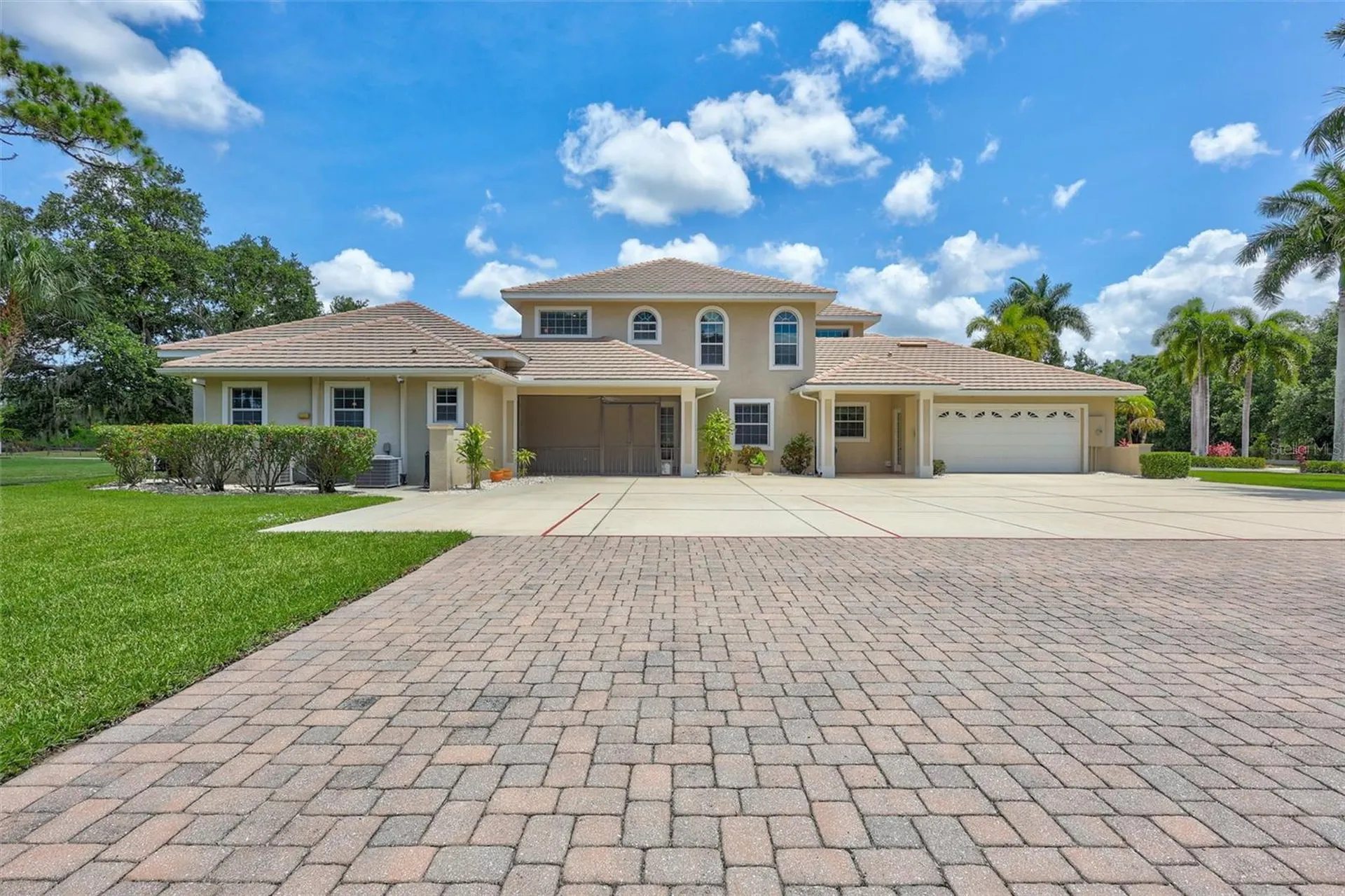 1045 Fox Creek Drive Sarasota FL 34240