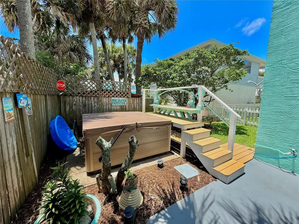 107 6th Street N Flagler Beach FL 32136