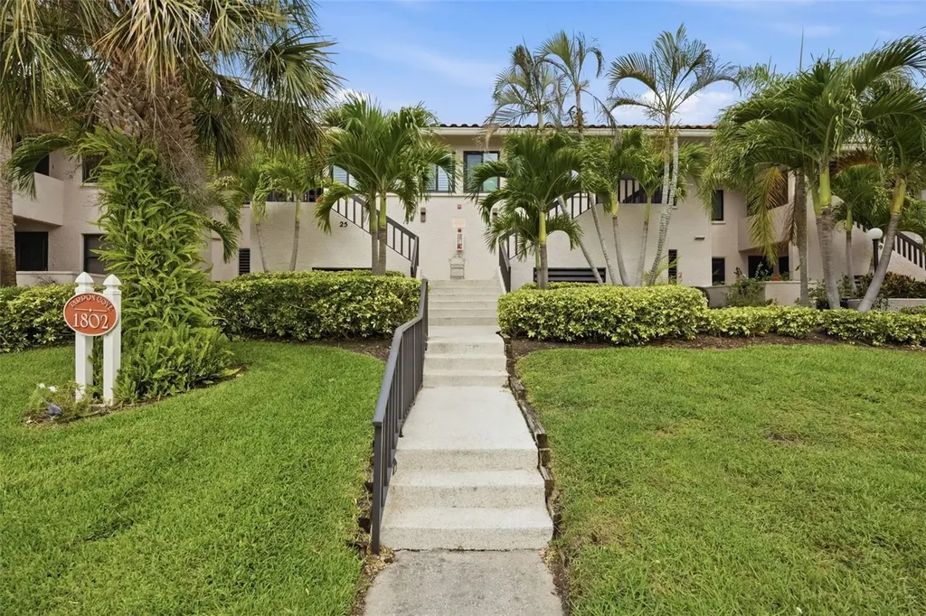 1802 Mariner Drive E Tarpon Springs FL 34689