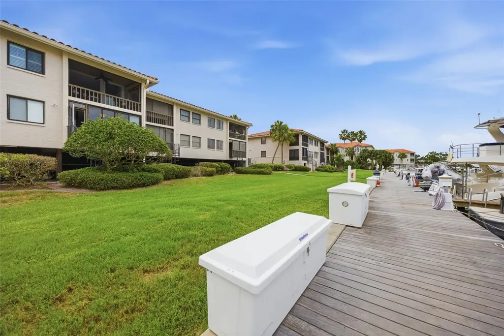 1802 Mariner Drive E Tarpon Springs FL 34689