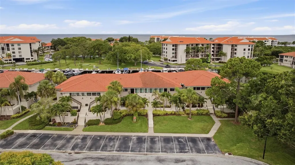 1802 Mariner Drive E Tarpon Springs FL 34689