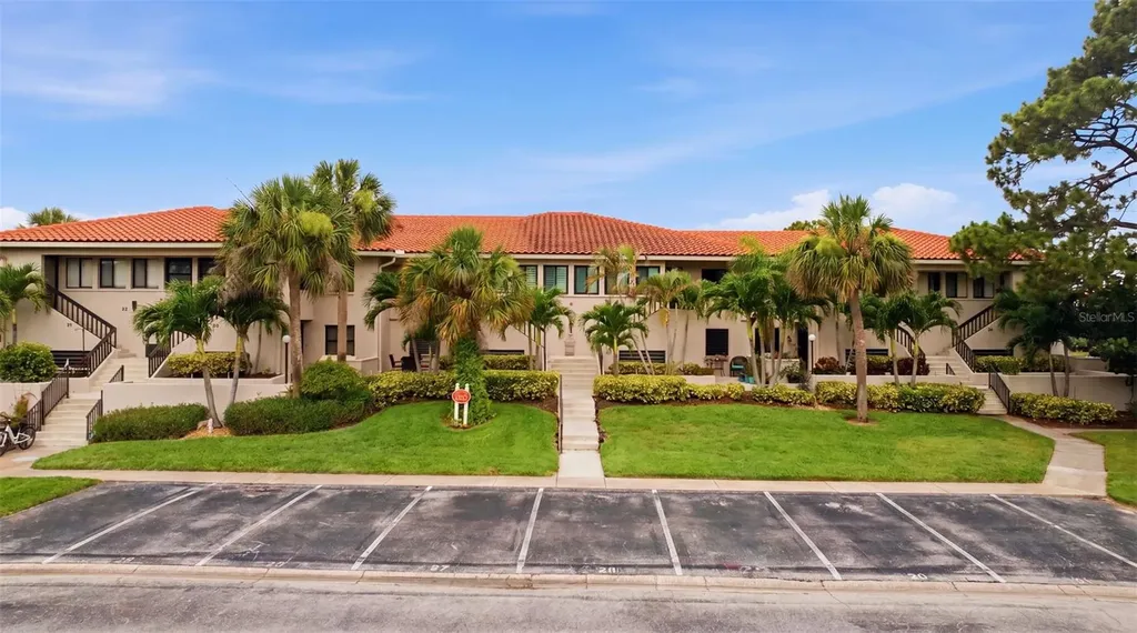 1802 Mariner Drive E Tarpon Springs FL 34689