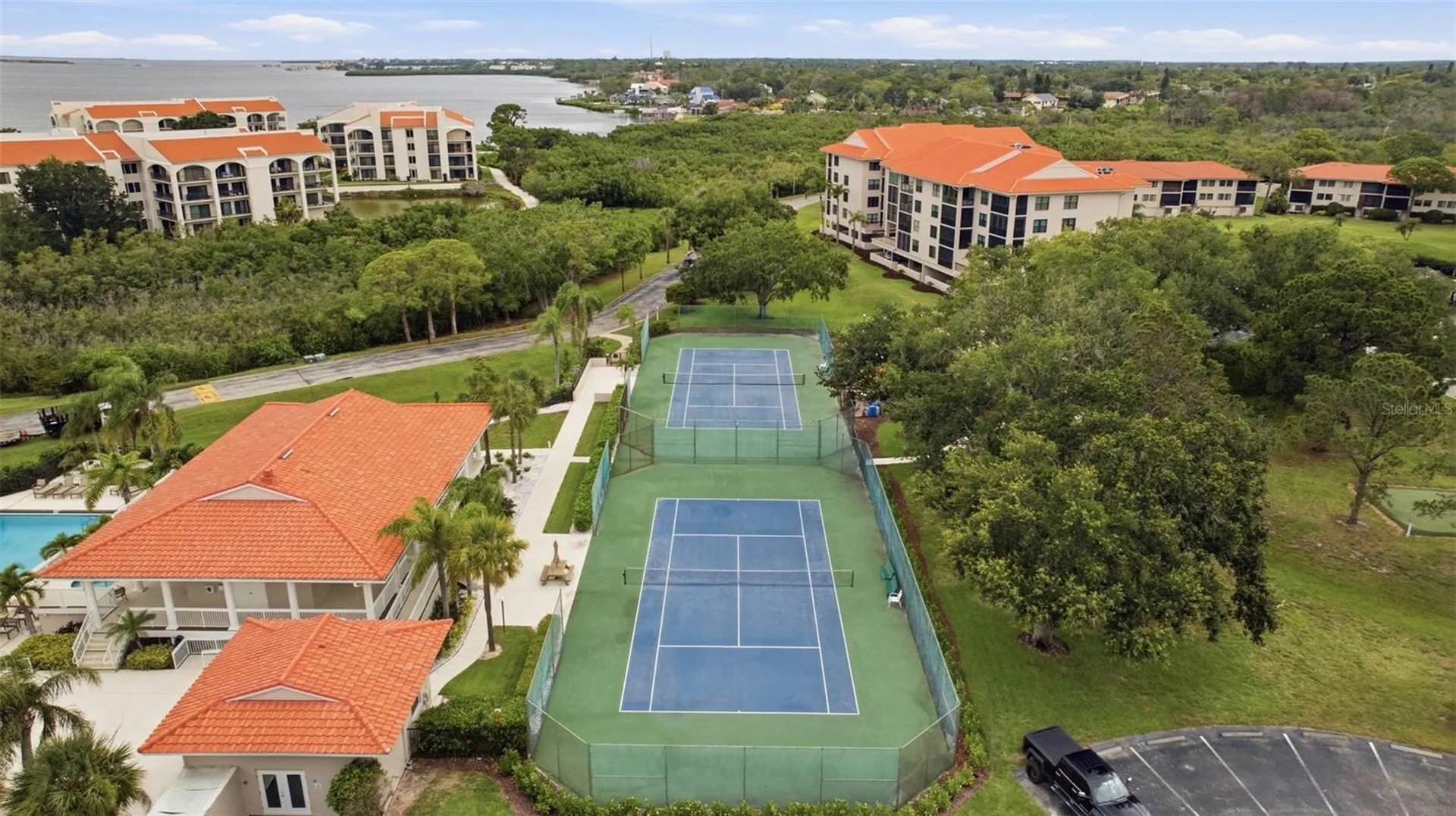 1802 Mariner Drive E Tarpon Springs FL 34689