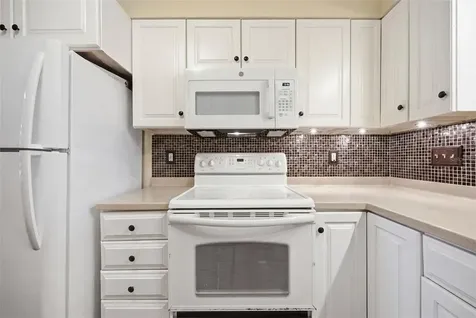 1802 Mariner Drive E Tarpon Springs FL 34689