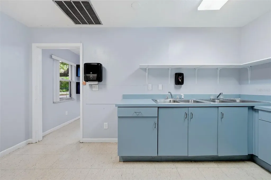 2886 Whitney Road Clearwater FL 33760