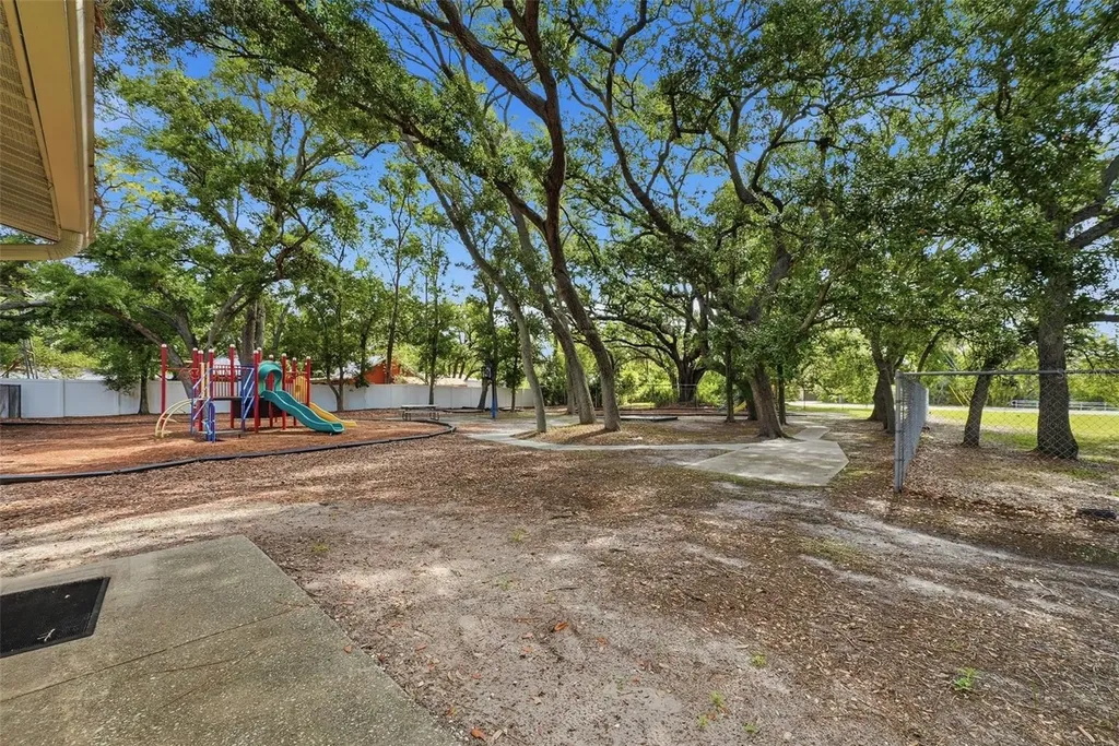 2886 Whitney Road Clearwater FL 33760