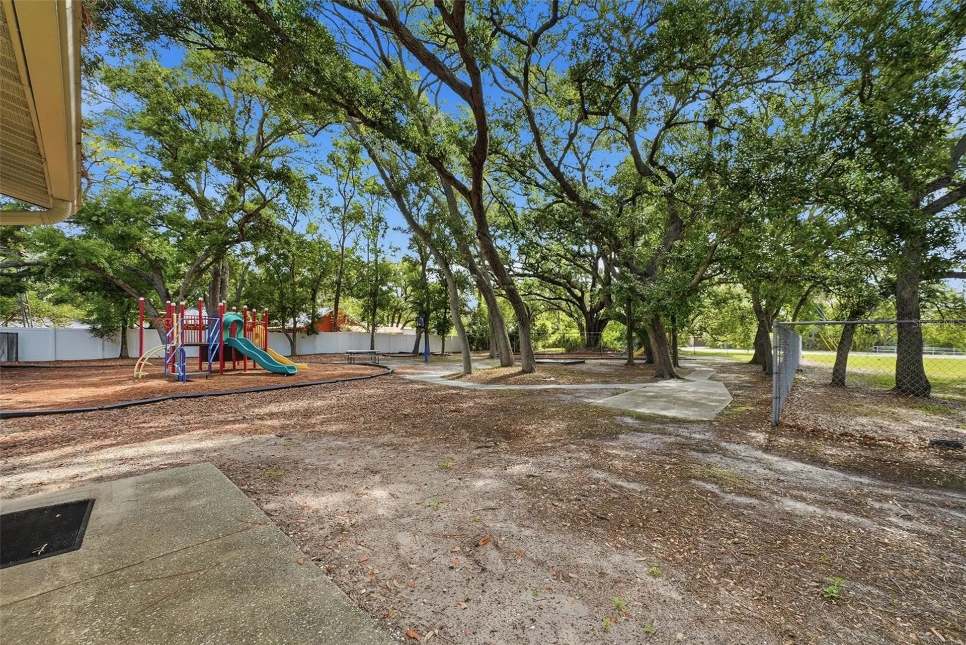 2886 Whitney Road Clearwater FL 33760